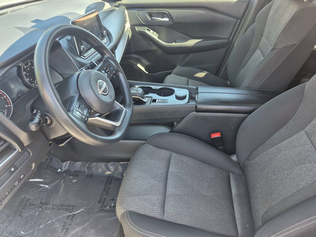 Used 2024 Nissan Rogue SV AWD/4WD image 9