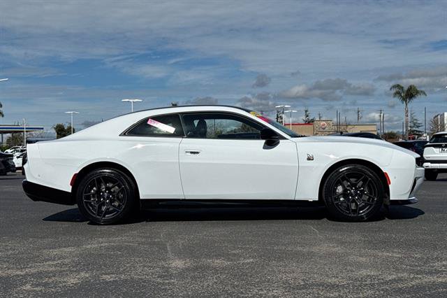 New 2026 Dodge Charger Scat Pack w/ Blacktop Package AWD/4WD image 2