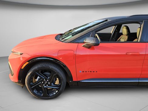 New 2025 Chevrolet Equinox EV RS image 7