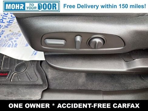 Used 2023 Chevrolet Traverse LT image 13