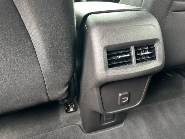 Used 2023 Chevrolet Equinox LT AWD/4WD image 20
