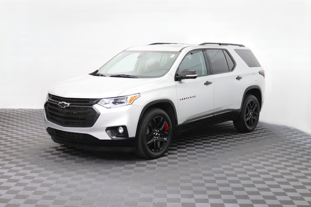 Used 2020 Chevrolet Traverse Premier w/ Redline Edition AWD/4WD image 3