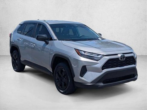 Used 2023 Toyota RAV4 LE FWD image 3