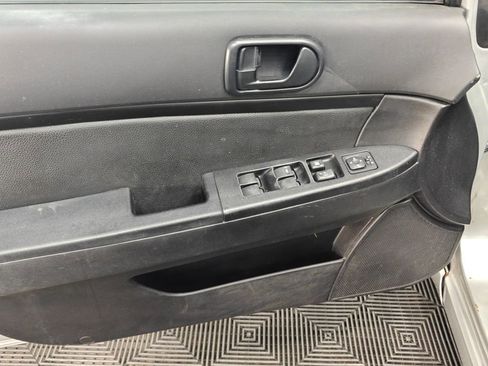 Used 2011 Mitsubishi Galant FWD image 25