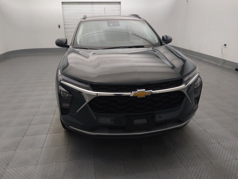 Used 2025 Chevrolet Trax LT FWD image 14