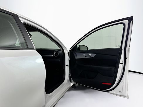 Used 2024 Kia Forte LXS image 29