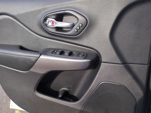 Certified 2022 Jeep Cherokee Limited image 13