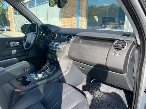 Used 2015 Land Rover LR4 HSE AWD/4WD image 38