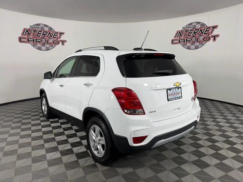 Used 2017 Chevrolet Trax LT w/ LT Convenience Package FWD image 5