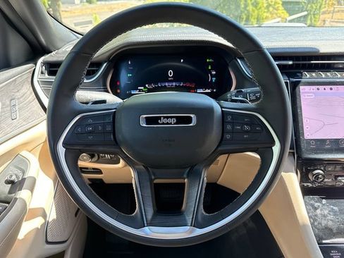Used 2024 Jeep Grand Cherokee Limited 4xe AWD/4WD image 9