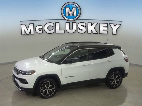 Used 2025 Jeep Compass Limited AWD/4WD image 1