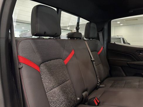 Used 2024 Chevrolet Colorado Z71 w/ Z71 Convenience Package 2 image 18