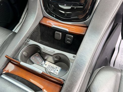 Used 2017 Cadillac Escalade Luxury AWD/4WD image 66