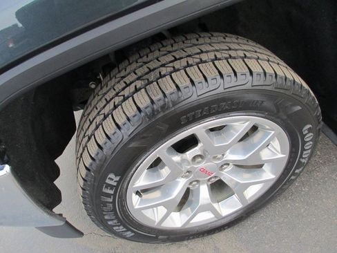 Used 2018 GMC Sierra 1500 SLT w/ SLT Premium Package image 12