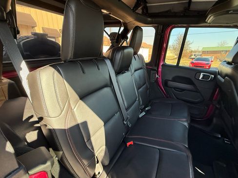 Used 2022 Jeep Wrangler Unlimited Rubicon w/ Xtreme Recon 35" Tire Package image 40