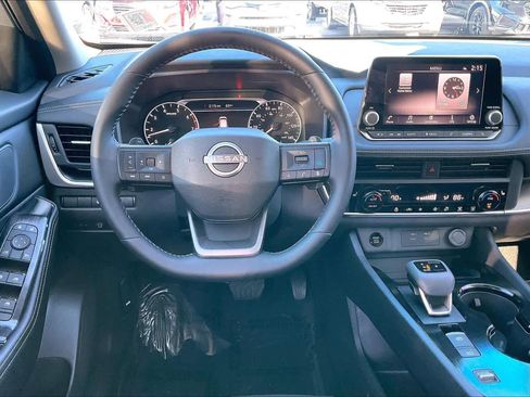 Used 2026 Nissan Rogue SV w/ SV Premium Package image 6