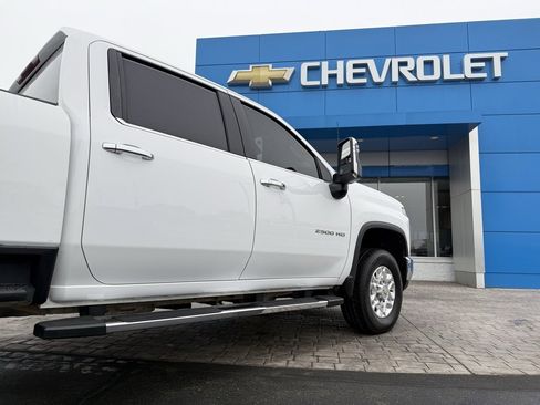 Used 2024 Chevrolet Silverado 2500 LTZ image 10