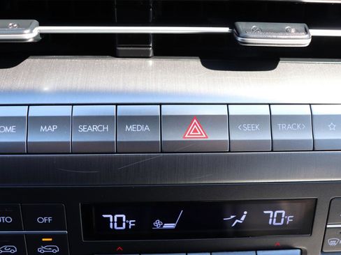 Used 2024 Hyundai Kona SEL AWD/4WD image 32