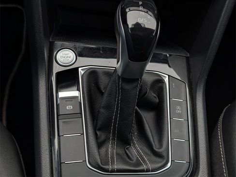 Used 2023 Volkswagen Taos SE w/ Panoramic Sunroof Package image 27