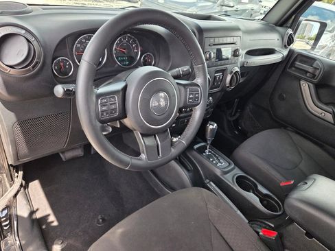 Used 2017 Jeep Wrangler Sport w/ Connectivity Group AWD/4WD image 10