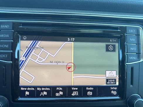 Used 2017 Volkswagen Passat 1.8T SEL Premium image 12