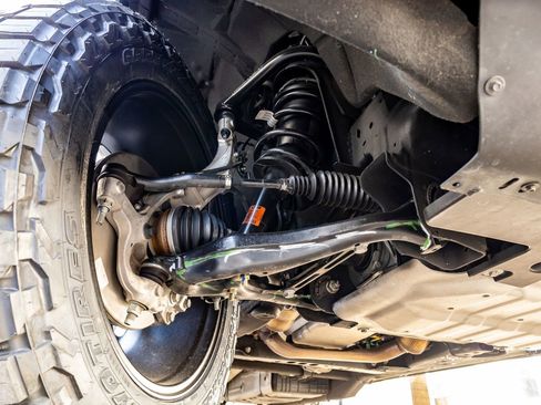 Used 2024 GMC Yukon XL Denali w/ Advanced Technology Package image 13