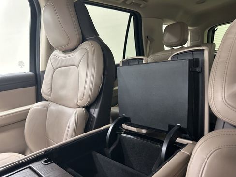 Used 2022 Lincoln Navigator Reserve image 27