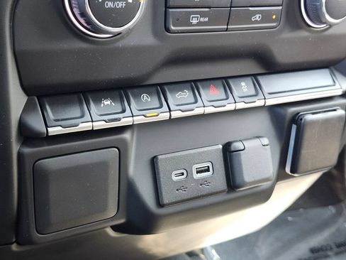 Used 2023 Chevrolet Silverado 1500 Custom AWD/4WD image 24