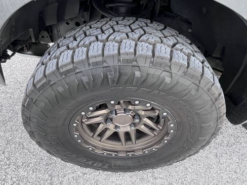 Used 2017 Ford F150 Raptor w/ Equipment Group 802A Luxury AWD/4WD image 17