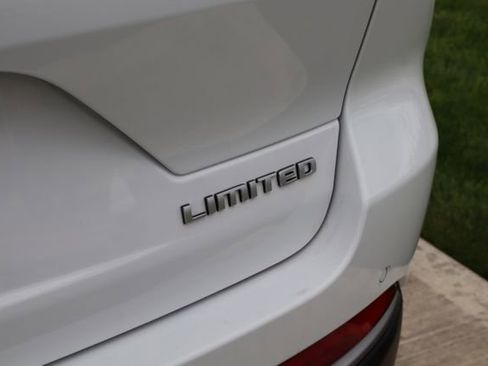 Used 2026 Jeep Grand Cherokee Limited AWD/4WD image 34