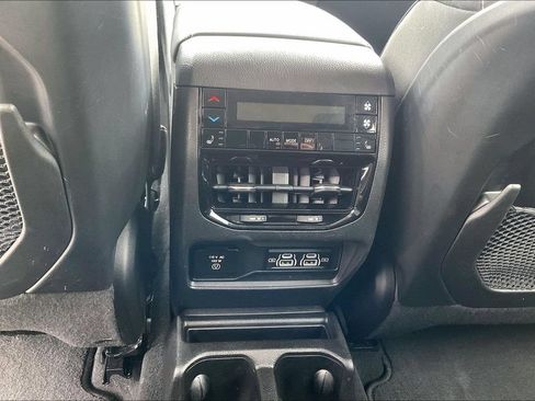 Used 2023 Jeep Grand Cherokee L Limited AWD/4WD image 35