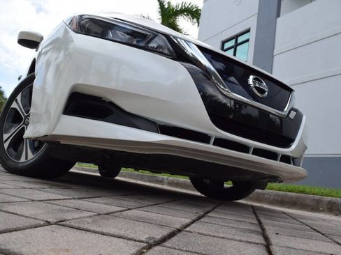 Used 2022 Nissan Leaf SV image 11