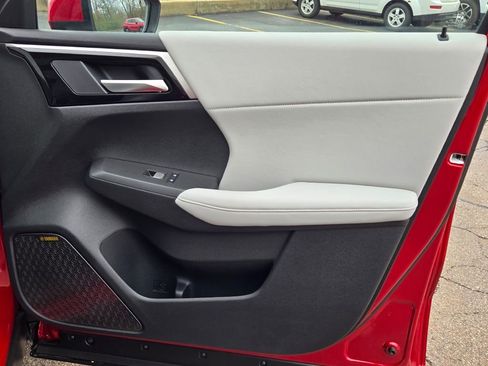 New 2025 Mitsubishi Outlander SE image 7