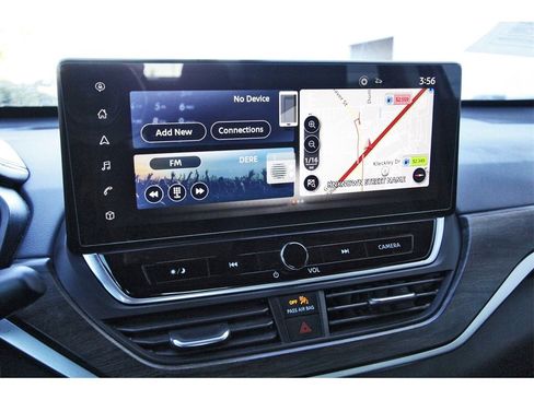 Used 2023 Nissan Altima 2.5 SV w/ SV Premium Package image 24