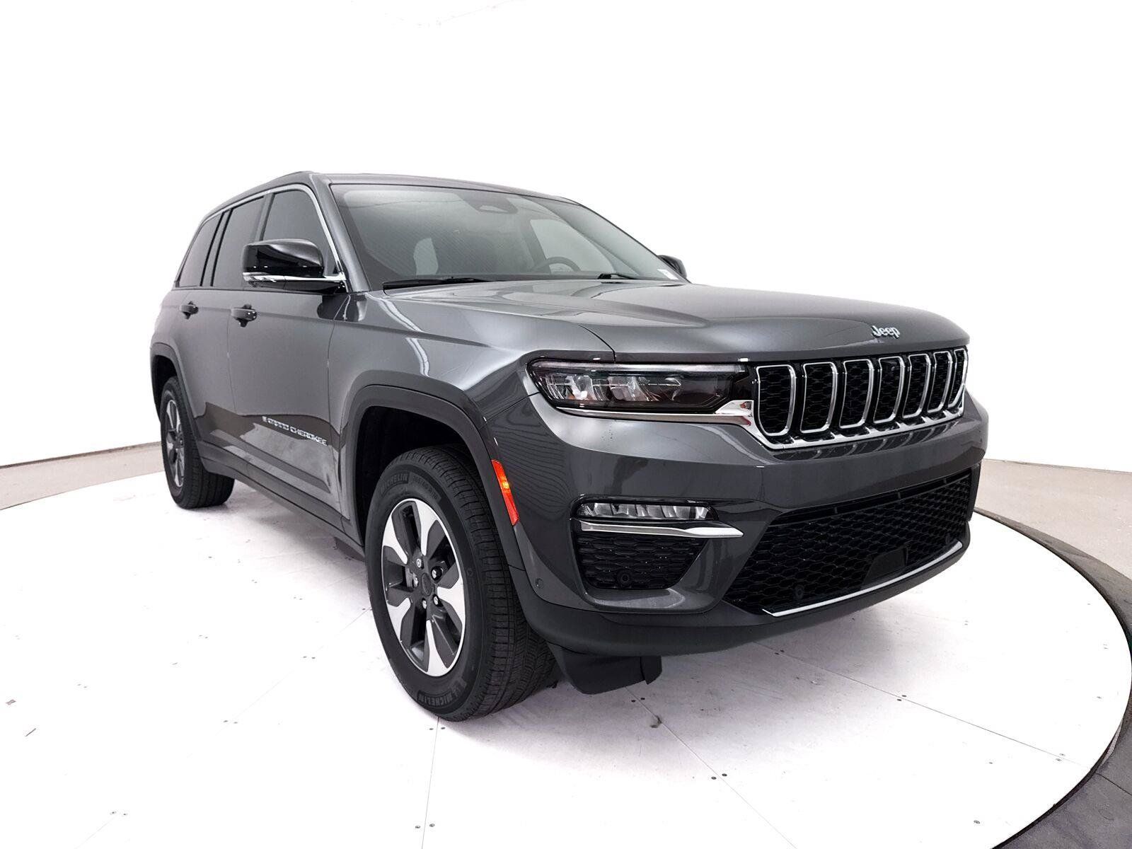 Used 2022 Jeep Grand Cherokee Limited 4xe w/ Luxury Tech Group II AWD/4WD image 14