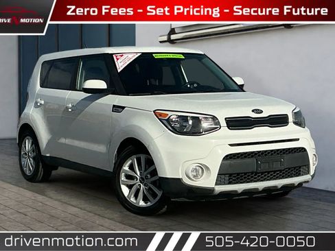 Used 2019 Kia Soul + image 1