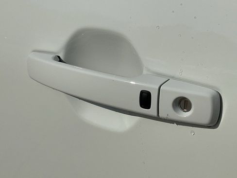 New 2026 Nissan Frontier SV image 9