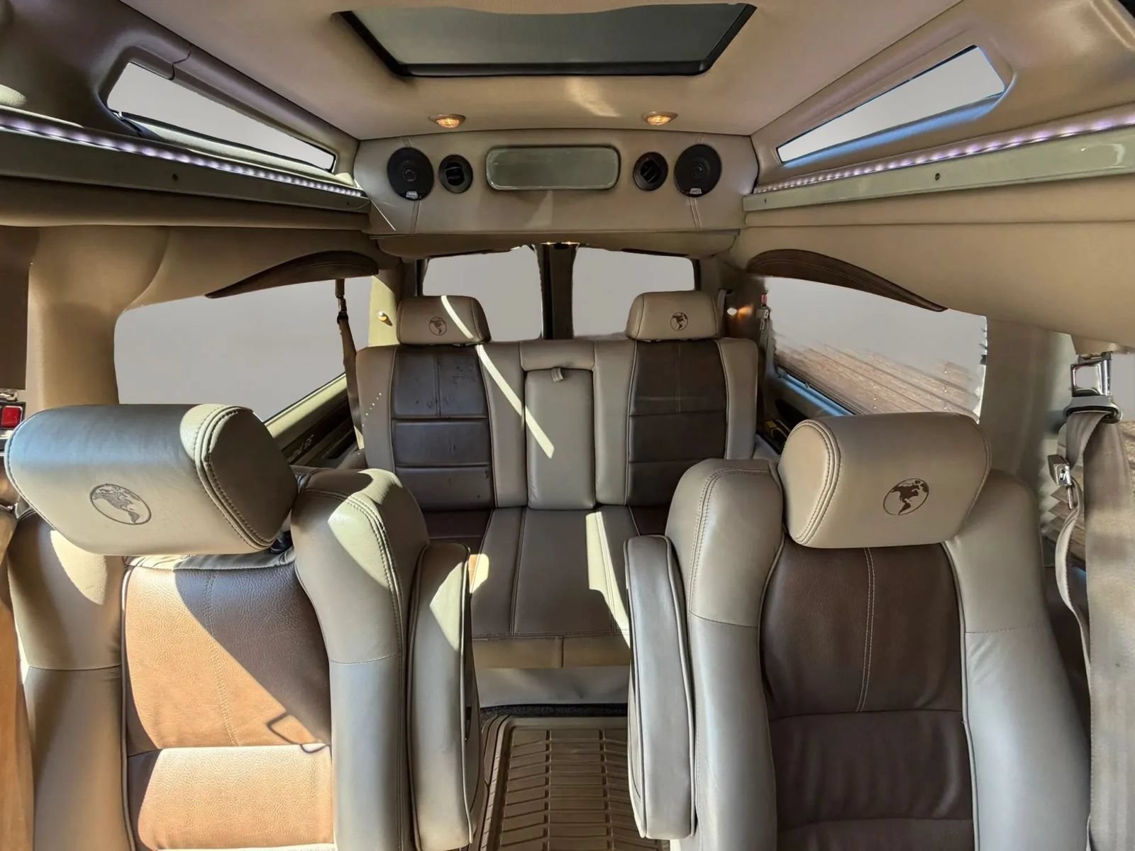 Used 2015 Chevrolet Express 2500 RWD image 36