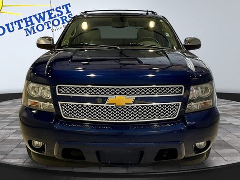 Used 2013 Chevrolet Avalanche LTZ AWD/4WD image 2