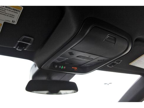 Used 2024 Cadillac XT4 Premium Luxury FWD image 27
