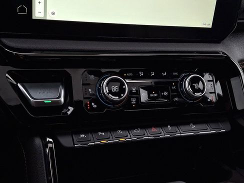 Used 2023 GMC Sierra 1500 AT4 w/ AT4 Premium Package image 16