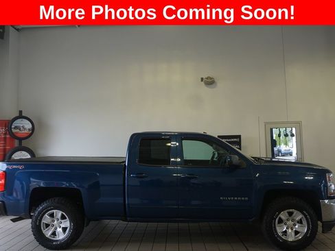Used 2017 Chevrolet Silverado 1500 LT w/ All Star Edition AWD/4WD image 2