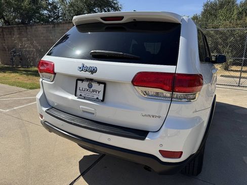 Used 2018 Jeep Grand Cherokee Laredo RWD image 9