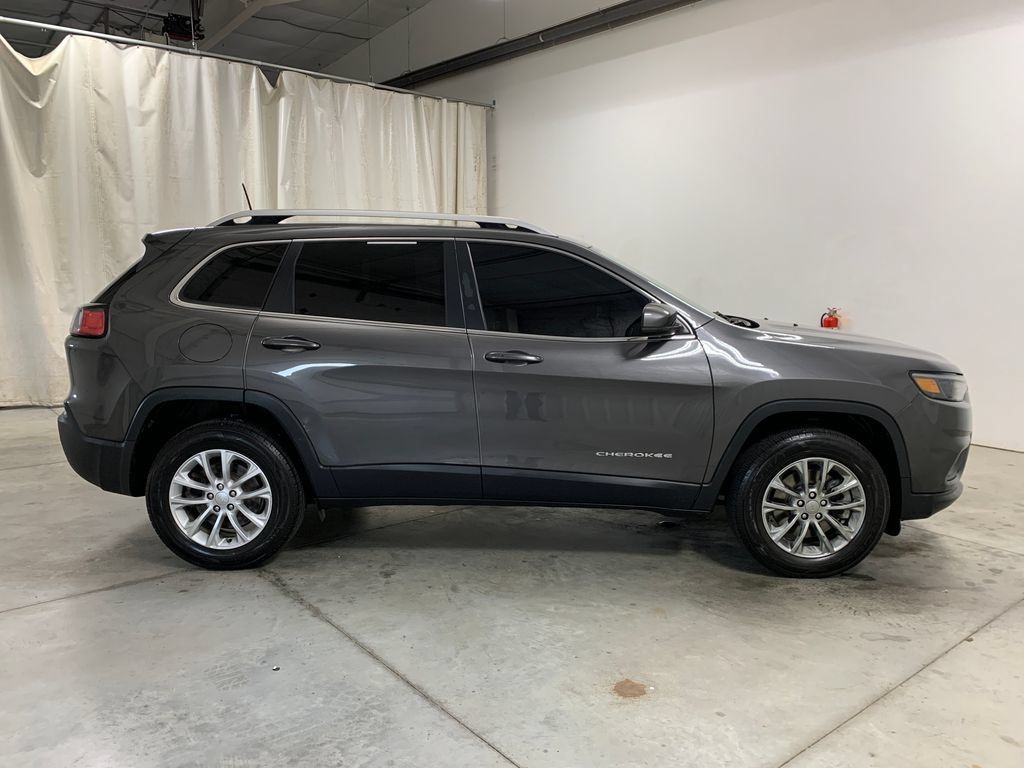 Used 2019 Jeep Cherokee Latitude Plus AWD/4WD image 8