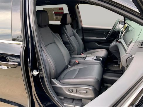 Used 2026 Honda Odyssey Sport-L image 9