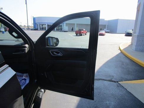 Used 2022 Chevrolet Tahoe Z71 image 28