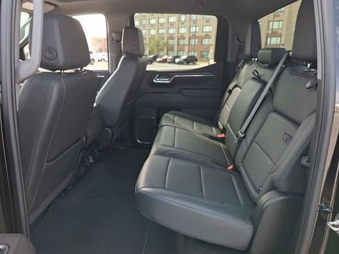 Used 2025 GMC Sierra 1500 SLT image 10