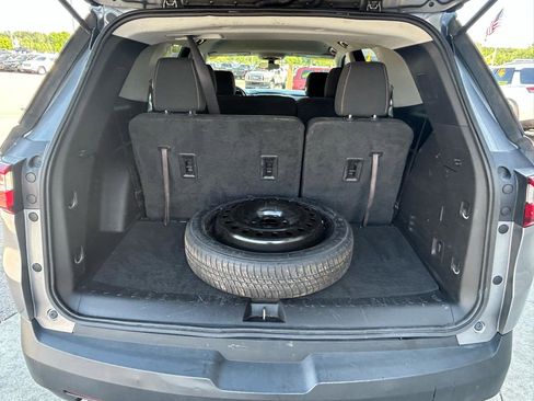 Used 2019 Chevrolet Traverse LS FWD image 18