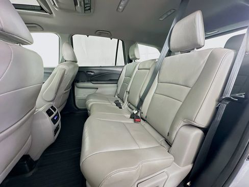 Used 2018 Honda Pilot Touring image 26