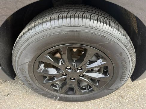 Used 2019 Chevrolet Equinox LS FWD image 12
